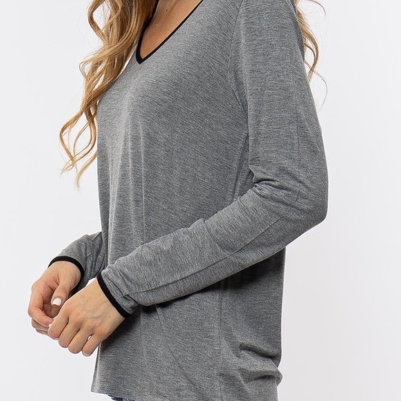 Gray long sleeve oversized comfy sweater vneck top - Picture 3 of 4